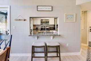 2 Mi to Beach Condo with Pool Access in Hilton Head - Hilton Head Island - 1