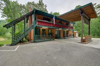 Robbinsville Apt in Converted Gas Station - Robbinsville - 0