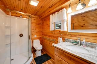 6 Mi to Town Robbinsville Apt with Deck and Grill - Robbinsville - 1