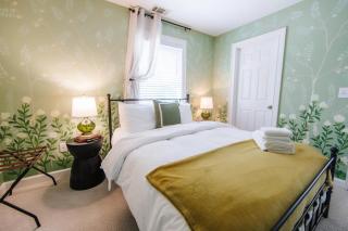 Cozy Cottage - Walk to Campus, Stadium, Downtown - 9
