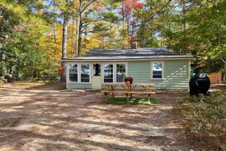 Pet-Friendly Waterfront Cottage On-Site Bunkhouse - East Wakefield - 9
