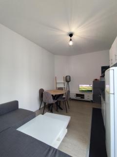 F2 Au village St Denis - 2