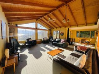 Retro Ski Lodge - Wanaka Holiday Home - Wanaka - 9