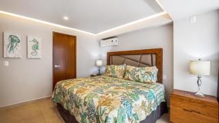 Oceanfront 2 BR with Pools, Steps to Beach - Puerto Vallarta - 4