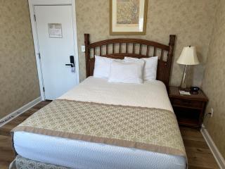 Island House Historic Vacation Rentals - 7