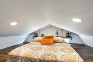 Whimsical Cabin with Grill Less Than 4 Mi to Lake Brownwood! - Lake Brownwood - 5