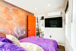 Whimsical Cabin with Grill Less Than 4 Mi to Lake Brownwood! - Lake Brownwood - 1
