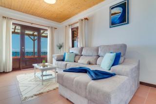 Maiata Beach House 1 - 3