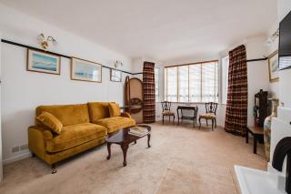 Wildflower Garden - Spacious Garden Apartment - 2