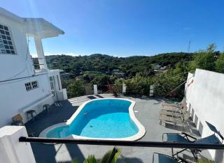 Casa Mariposa - Hilltop home with Pool and Rooftop - - 0