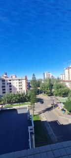 3 dormitórios, com excelente localização, vista para a Praça Flávio Boianoviski e para o mar - Capão da Canoa - 4