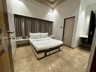 TAKHT- Executive Suites and Rooms - Chinchiwad - 7