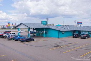 Empire Inn & Suites - Red Deer - 9