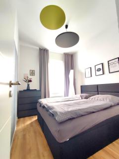 Apartment 'PrimeStay' modernes Appartment nähe Klinikum für Urlaub oder Geschäftsreise, 24 Std Check-in, WLAN, 55 Zoll-Fernseher, Streaming, Küche, Regendusche, Doppelbett, Schlafsofa, ruhige 50 qm Wohnung - Bielefeld - 0