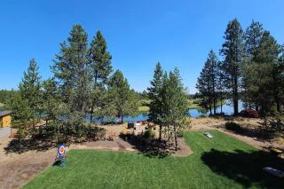 Beautiful Riverfront Near Mt Bachelor with Hot Tub - 9
