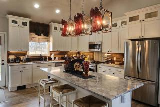 Shelton Farmhouse - - 1
