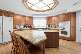 Southern Comfort - Light and bright Fox Farm country beauty with all of the amenities of a home! - 3