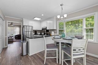 Close to hospital and ECU - 7