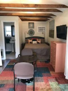 Extended Stay Tiny Home - Lafayette - 8