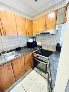 Cozy 1BR in Marina Near Beach and Metro Station - Dubai - 7