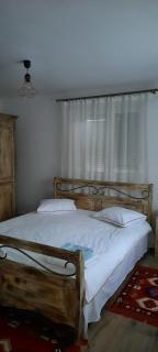 La Marginea Pădurii - - 2