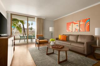 Town and Country San Diego - 3