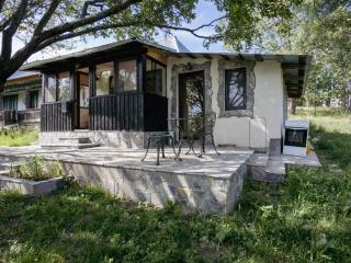 Casa din sat - - 8