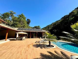 Refúgio em Lumiar: Piscina Aquecida, Área Gourmet e Rio Privado - 2