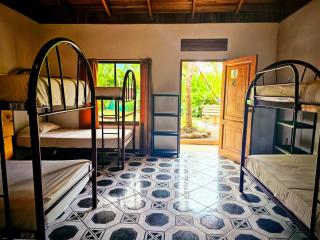Don Jon's Surf and Yoga Lodge - Santa Teresa Beach - 8