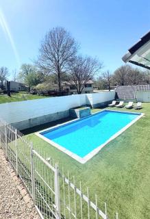 Shangri La - Lawrence - 0
