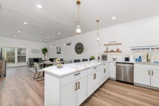 Stunning Modern Home Near White Rock Lake! - Dallas - 8