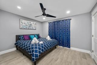 Heights 1BR Chic Apt with King Bed & Pool - 4