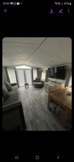 Modern caravan elm crescent Lyons robin hood - 4