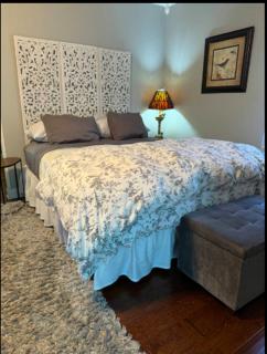 Peaceful Private Cottage, Walk to Park & 5 Mins to Downtown - 9