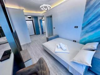 WHITE TITANIC Luxury SEA VIEW - Năvodari - 2