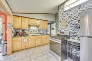 Picturesque Webster Getaway with On-Site Lake Access - Siren - 3