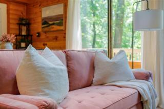 Private Dog-friendly Fall Foliage Paradise - 1