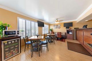 Best Western Hanford Inn - 8