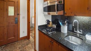 1206 Lodge At Spruce Peak Ski In Ski In Ski Out King Studio By Stowe Mountain Rentals - 1