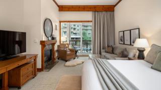 145 Lodge At Spruce Peak Ski In Ski In Ski Out King Studio By Stowe Mountain Rentals - 8