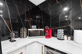 Cute and Stylish 1BR Apt with Pool & Free Park - 8