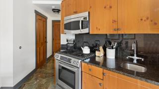 1302 Lodge At Spruce Peak Ski In Ski Out Two Bedroom - Stowe - 3