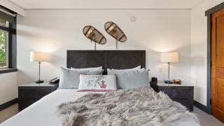 1302 Lodge At Spruce Peak Ski In Ski Out Two Bedroom - Stowe - 1
