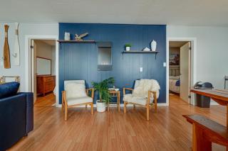 Waterfront Night Owl Cottage on Halls Lake - 8