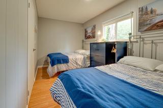 Waterfront Night Owl Cottage on Halls Lake - Algonquin Highlands - 1