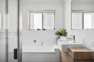 36 Petrie Avenue - Marcoola - 4