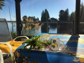 Lakefront retreat house - Sumner - 0