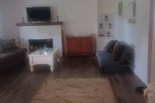 Old farmhouse with Hot tub in the Finger Lakes - 2