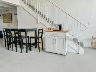 Beautiful Loft in Little Italy SD with Parking - San Diego - 2