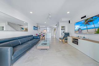 Sunset On Hamilton Island - 2 Bedroom Apartment with views and buggy - Hamilton Island - 8